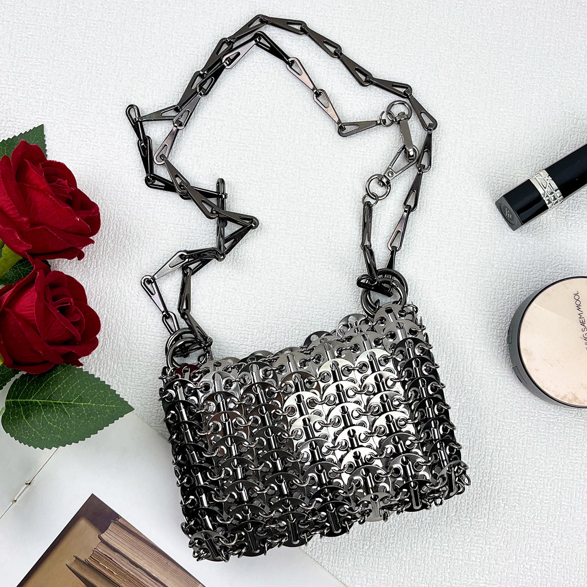Women's Retro Metal Sequins Chain Hand-woven Sequin Underarm Mobile Phone Bags