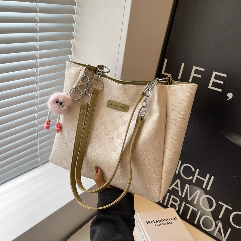 Women's Large Capacity Popular Commuter Retro Simple Shoulder Bags