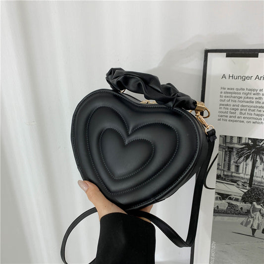 Women's Retro Summer Fashion Texture Heart Shoulder Bags
