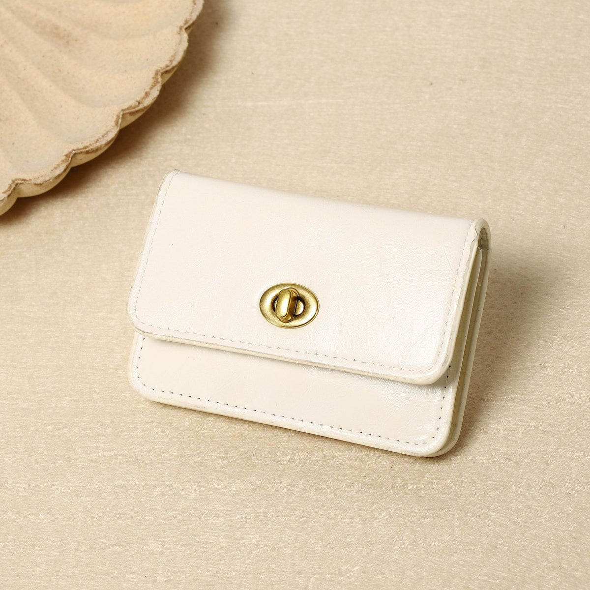 Women's Korean Style Simple Solid Color Retro High Lock