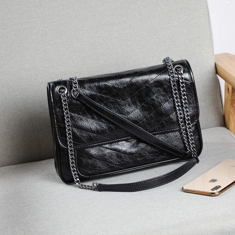 Women's Leather Chain Large Capacity Oil Wax Bags