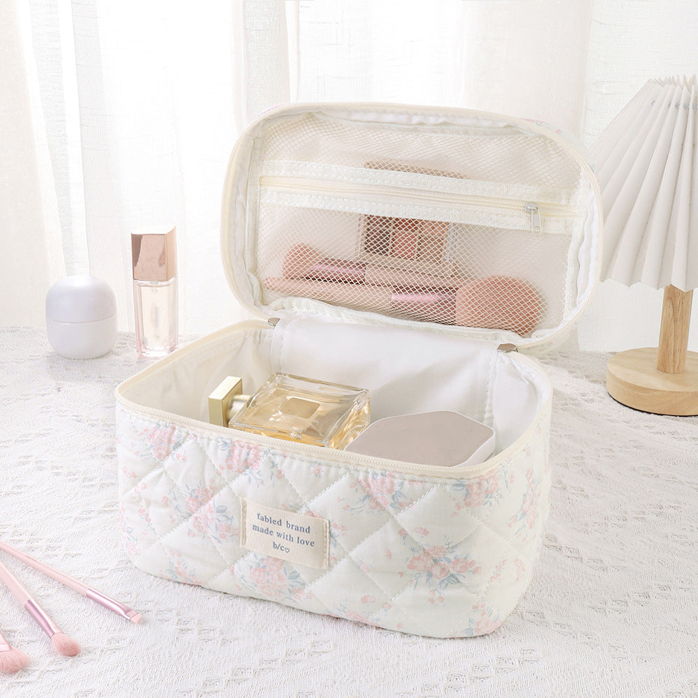 Women's Portable Large Capacity Quilted Cotton Good-looking Rose Storage Makeup Bag