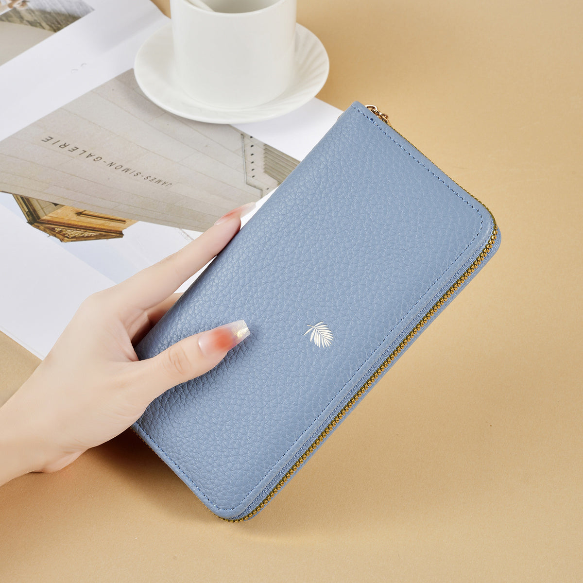 Women's Lychee Pattern Solid Color Fashion Simple Large Capacity Ladies Wallet