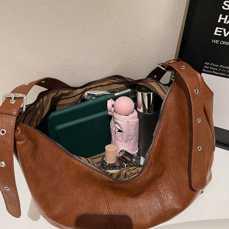 Locomotive Style Versatile Studded Large Capacity Idle Commuting High Women's Messenger Bag