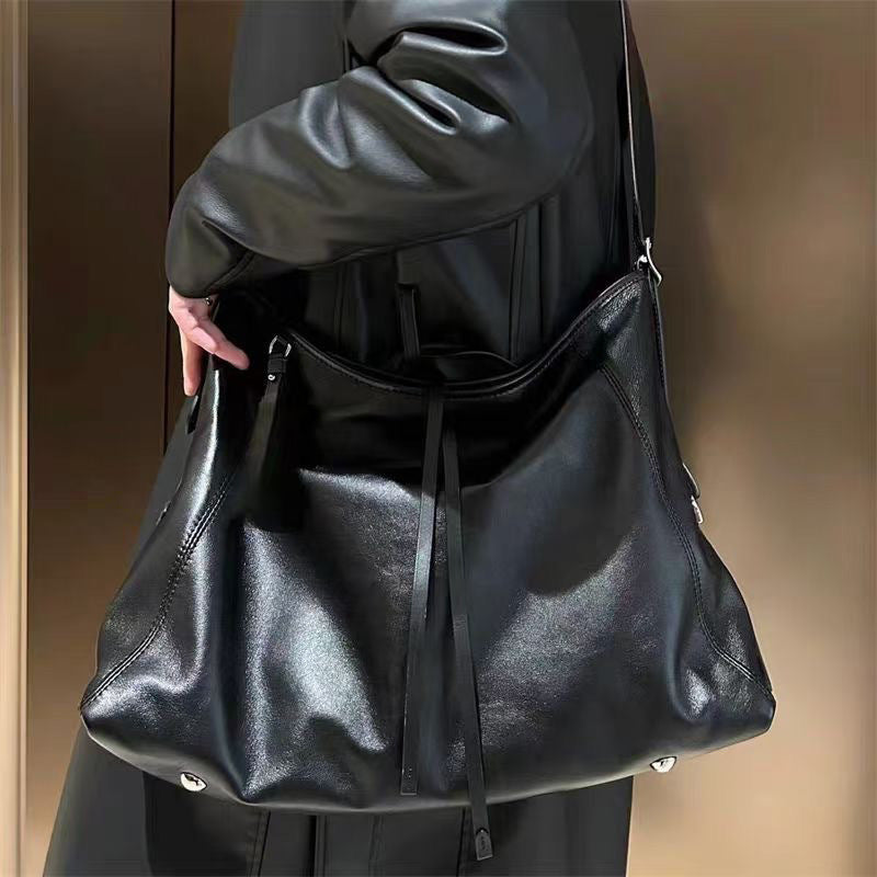 Women's Layer Cowhide Fashion Chain Black Warrior Women's Shoulder Bag