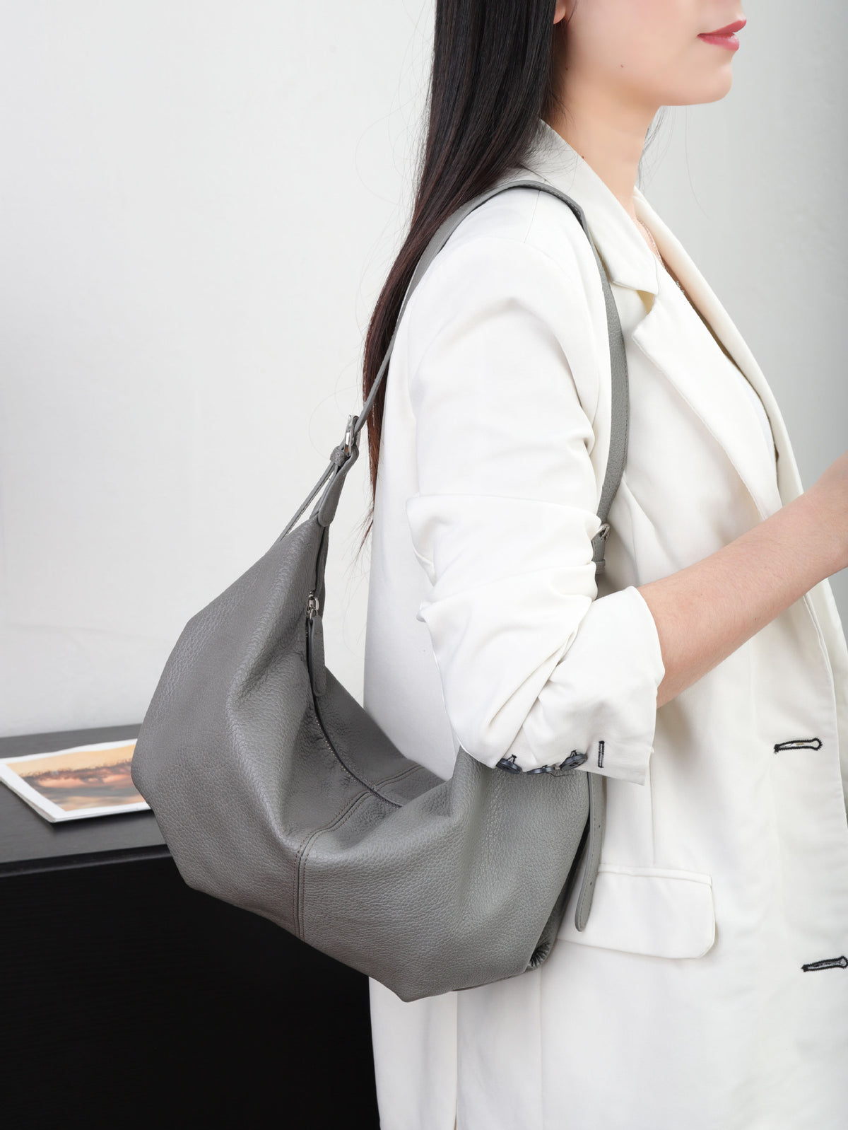 Women's Layer Leather Underarm Fashion Elegant Practical Shell Solid Color Bags