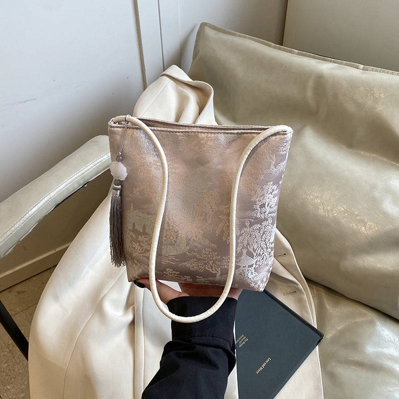 Women's Embroidered Butterfly Large Capacity Autumn Western Style Contrast Color Commuter Women's Shoulder Bag