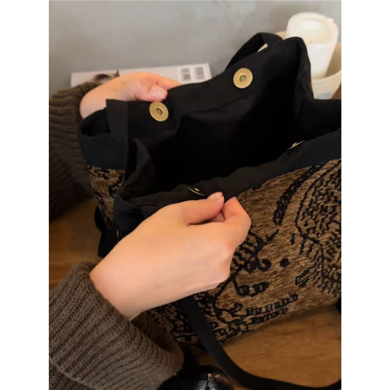 Attractive Women's Fashionable High Sense Design Women's Shoulder Bag