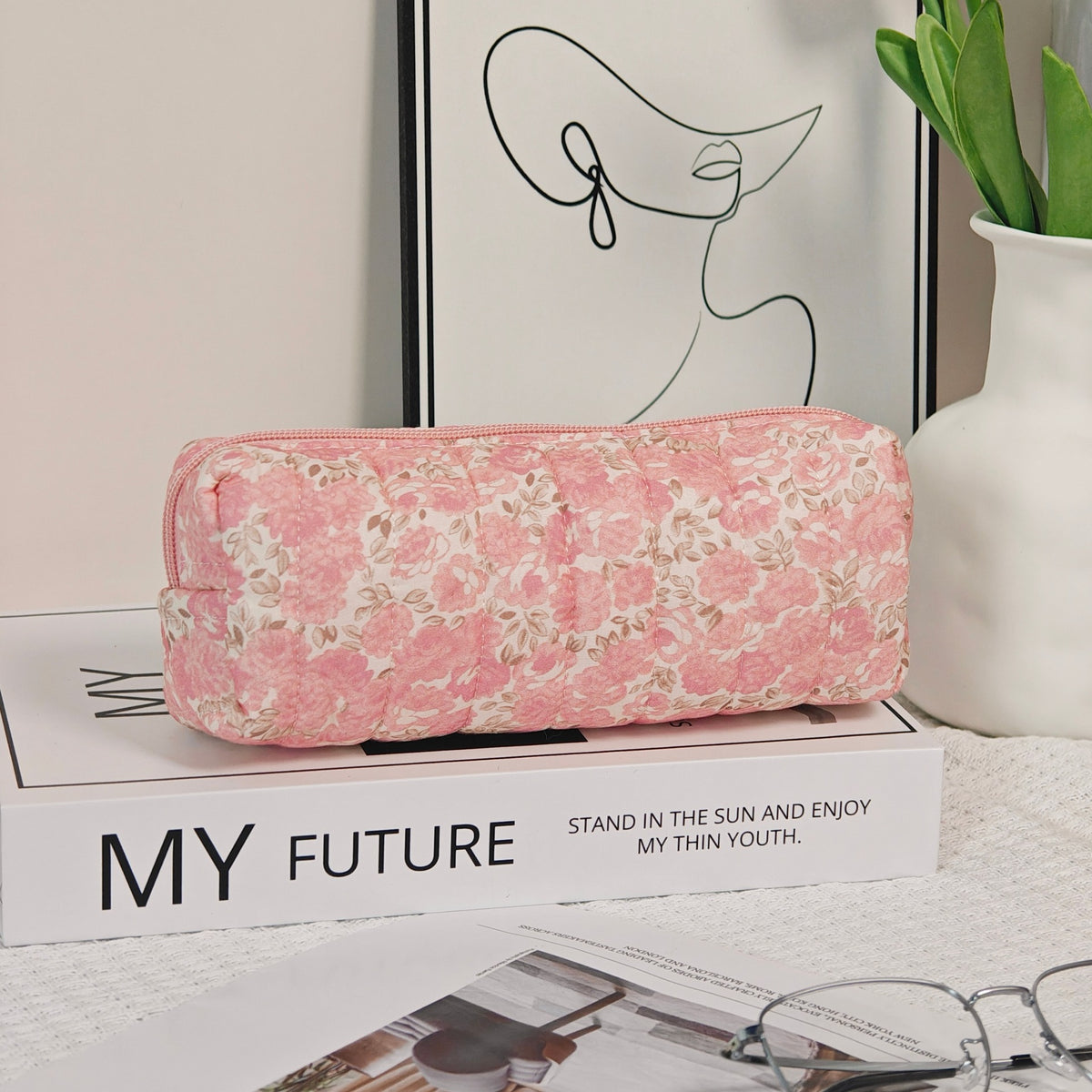 Large Capacity Portable Cosmetics Storage Hand Wash Makeup Bag