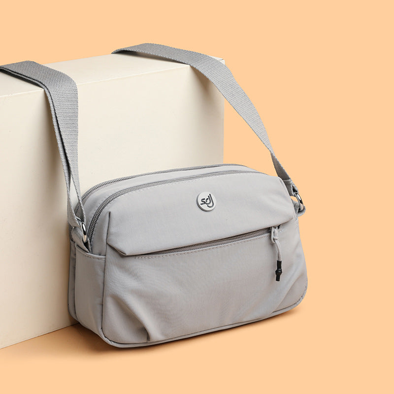 Versatile Women's Lightweight Nylon Waterproof Leisure Women's Messenger Bag