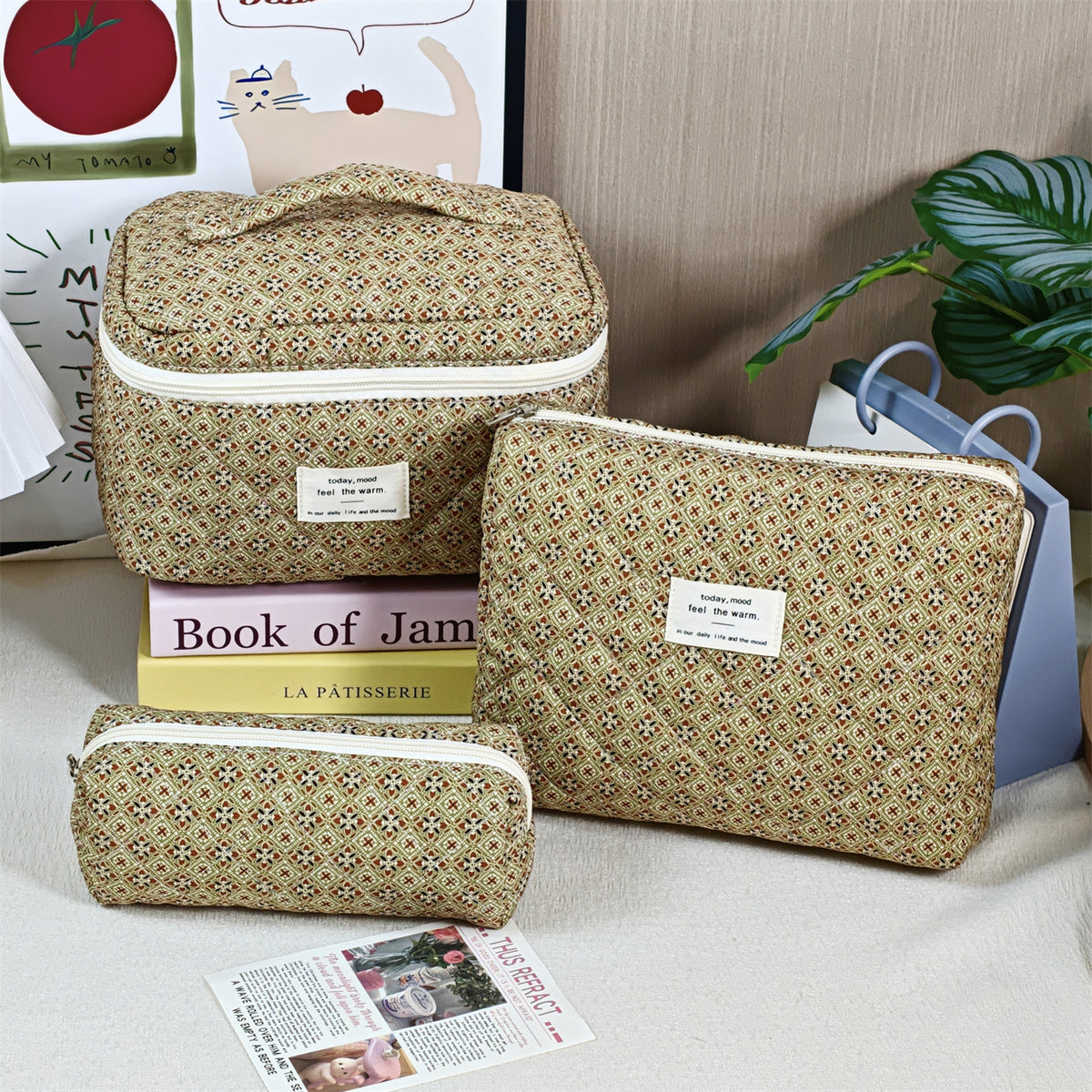 Women's Large Capacity Portable Floral Wash Quilted Cotton Pencil Makeup Bag