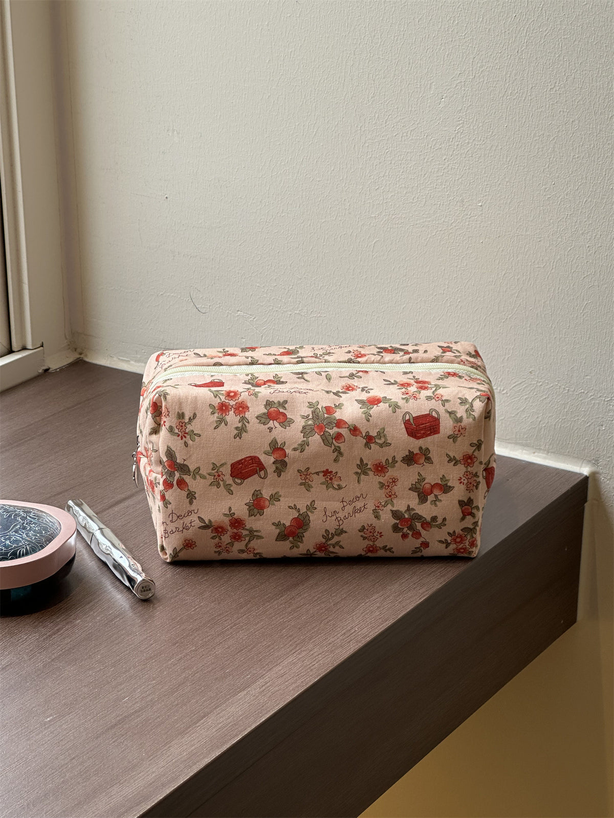 Fresh Floral Good-looking Large Capacity Simple Storage Makeup Bag