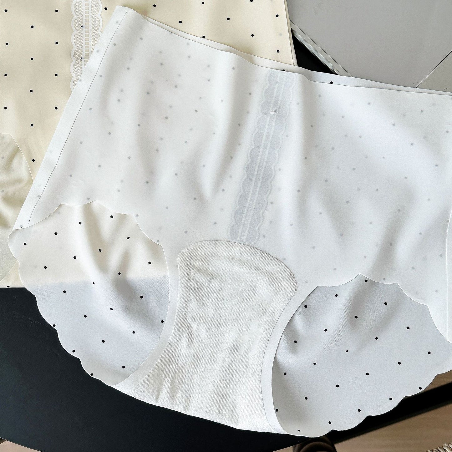 Women's Style Polka Dot Stitching Lace Underwear Panties