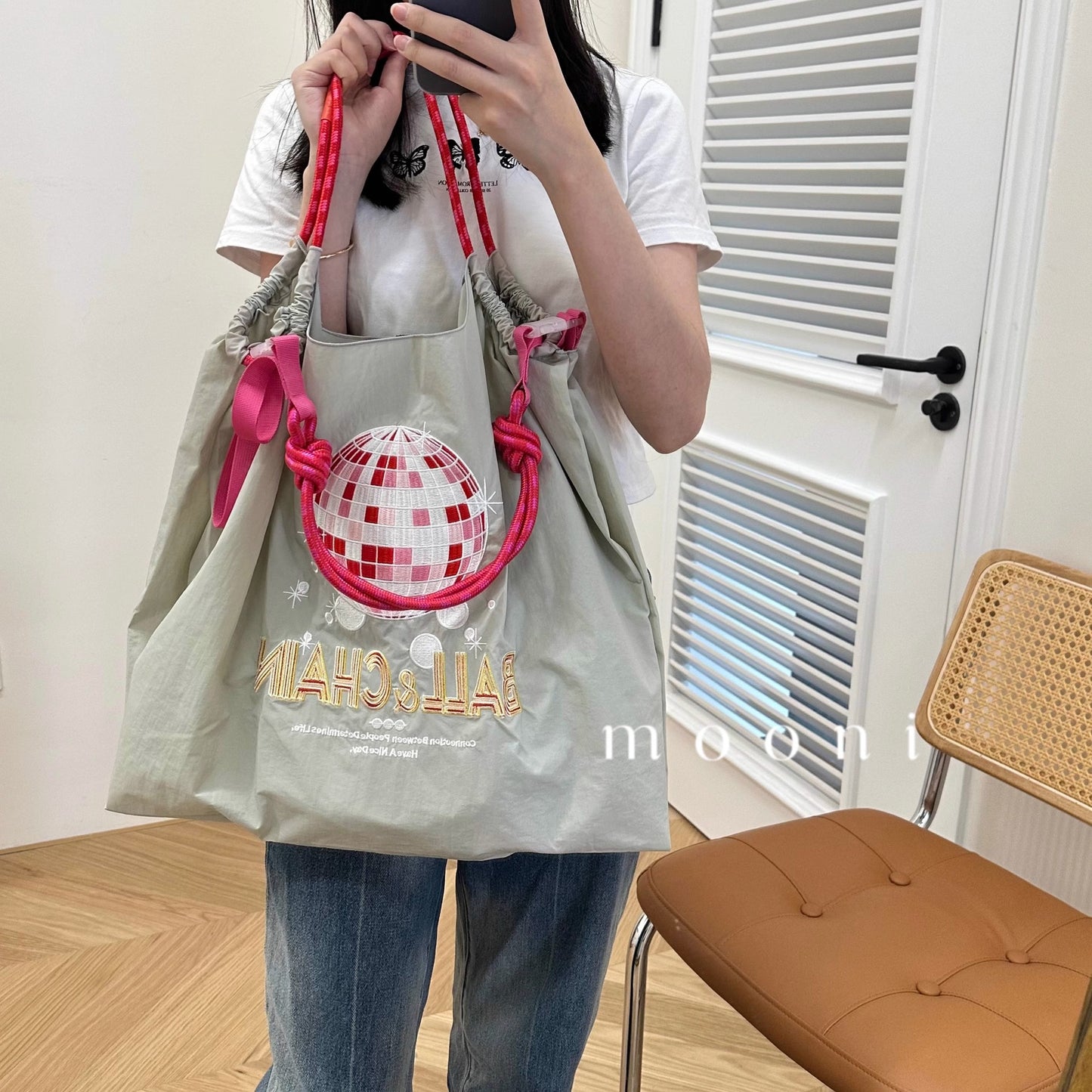 Round Upper Body Reflecting Light Balls Bags
