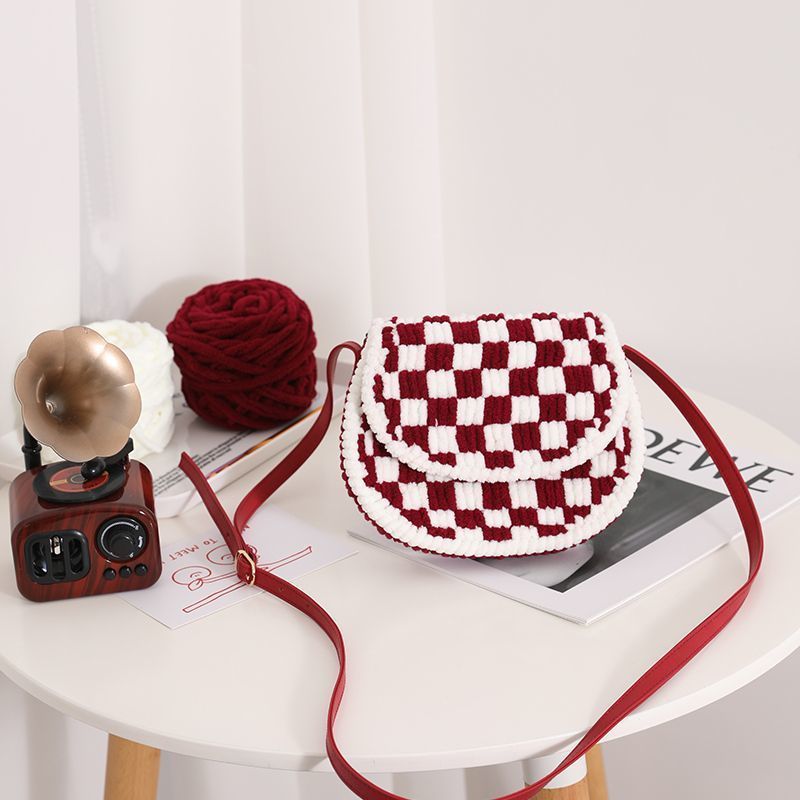 Women's Finished Hand-woven Material Kit Couple Girlfriends Gift Grid Women's Messenger Bag
