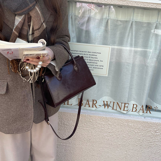 Women's Niche Retro Oil Waxed Leather Trendy Handbags