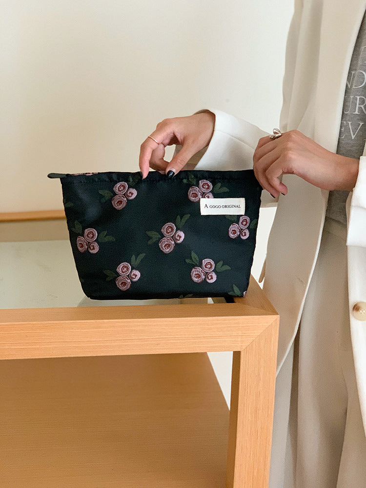 Women's Artistic Portable Clutch Out Wash Liner Bags