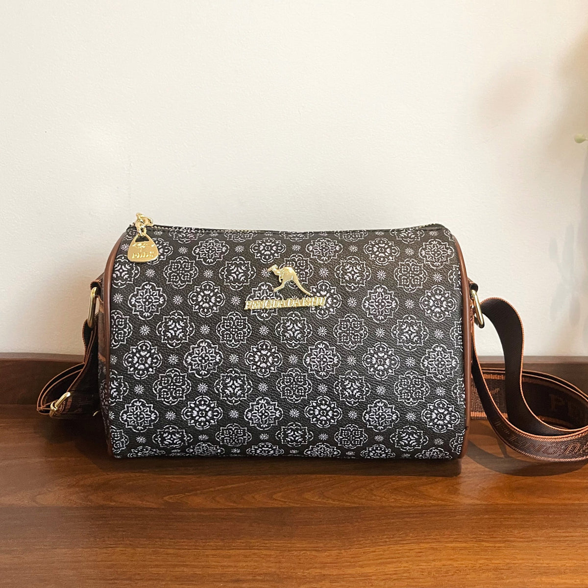 Out Lady Fashion Pillow Western Style Printing Large Bags