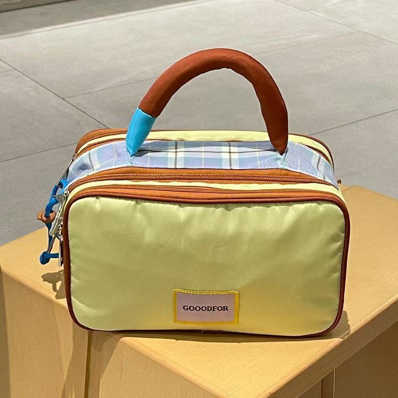 Women's Dopamine Large Capacity Plaid Contrast Color Hand Gift Storage Makeup Bag