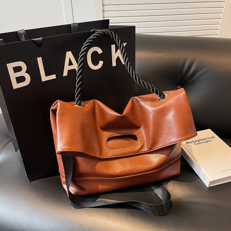 Women's High-grade Large Capacity Commuting Fashion Winter Shoulder Bags