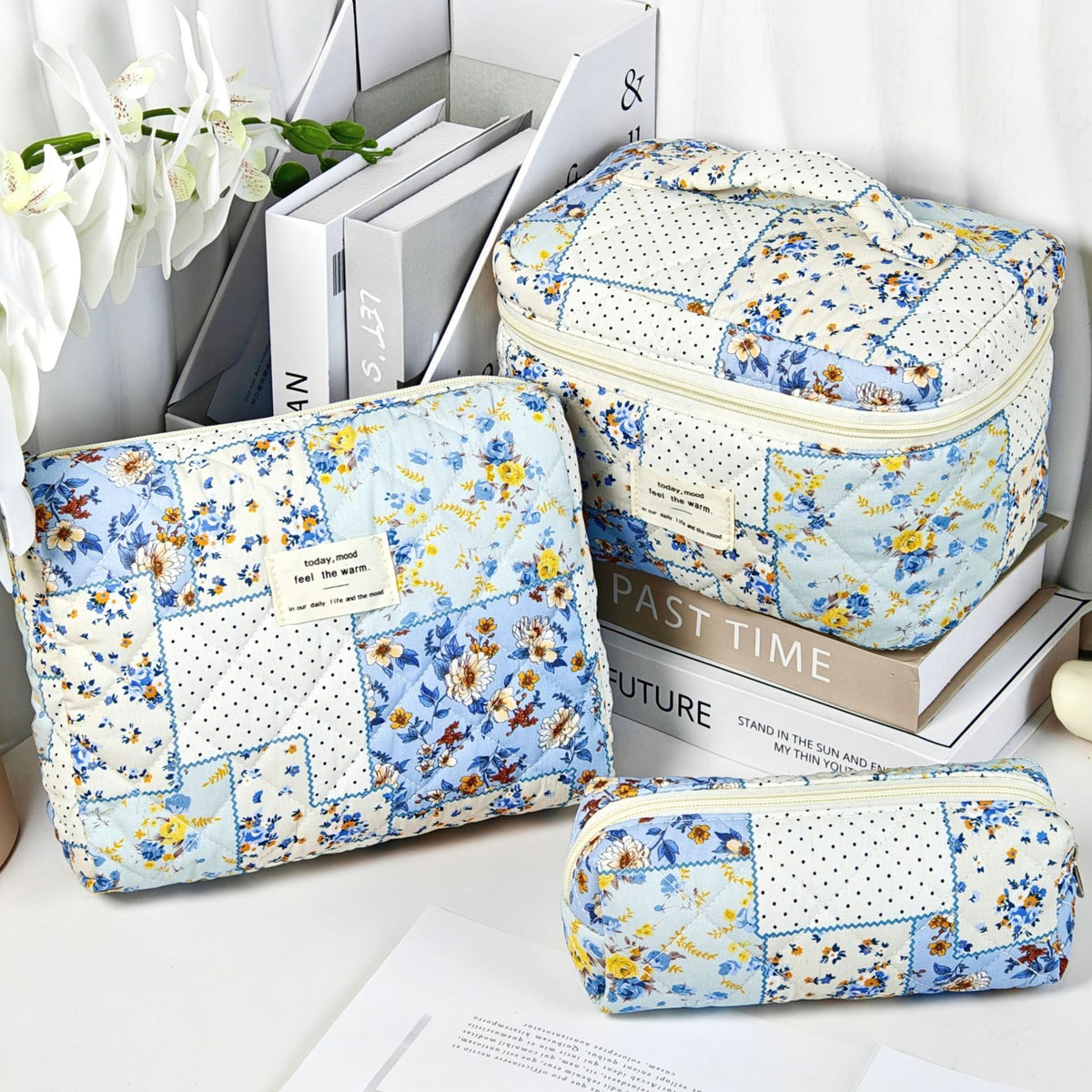 Women's Large Capacity Portable Floral Wash Quilted Cotton Pencil Makeup Bag