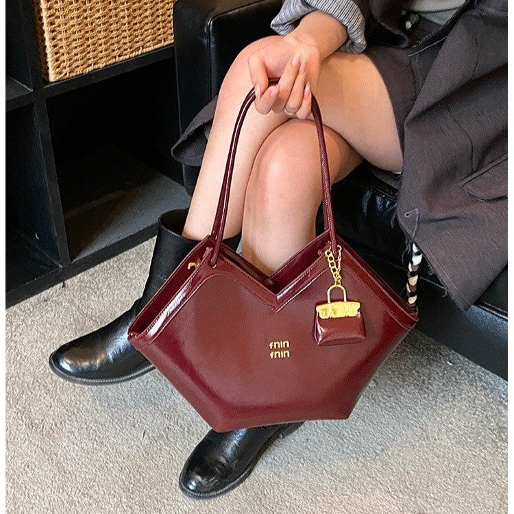 Women's Large Capacity Spring Commute Niche Fashionable Women's Shoulder Bag