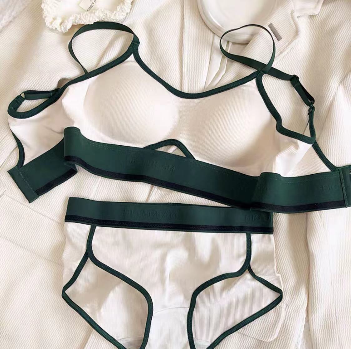 Pure Desire Thin Underwear Small Chest Gathered Without Steel Lingerie Sets