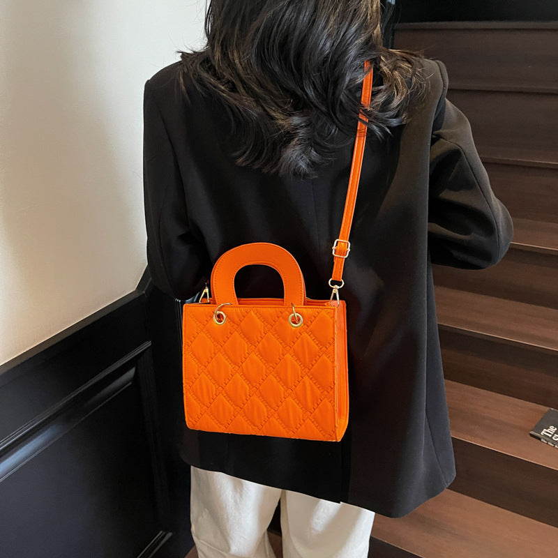 Women's Capacity Fashionable Stylish Texture Indentation Diamond Fashion Contrast Color Handbags