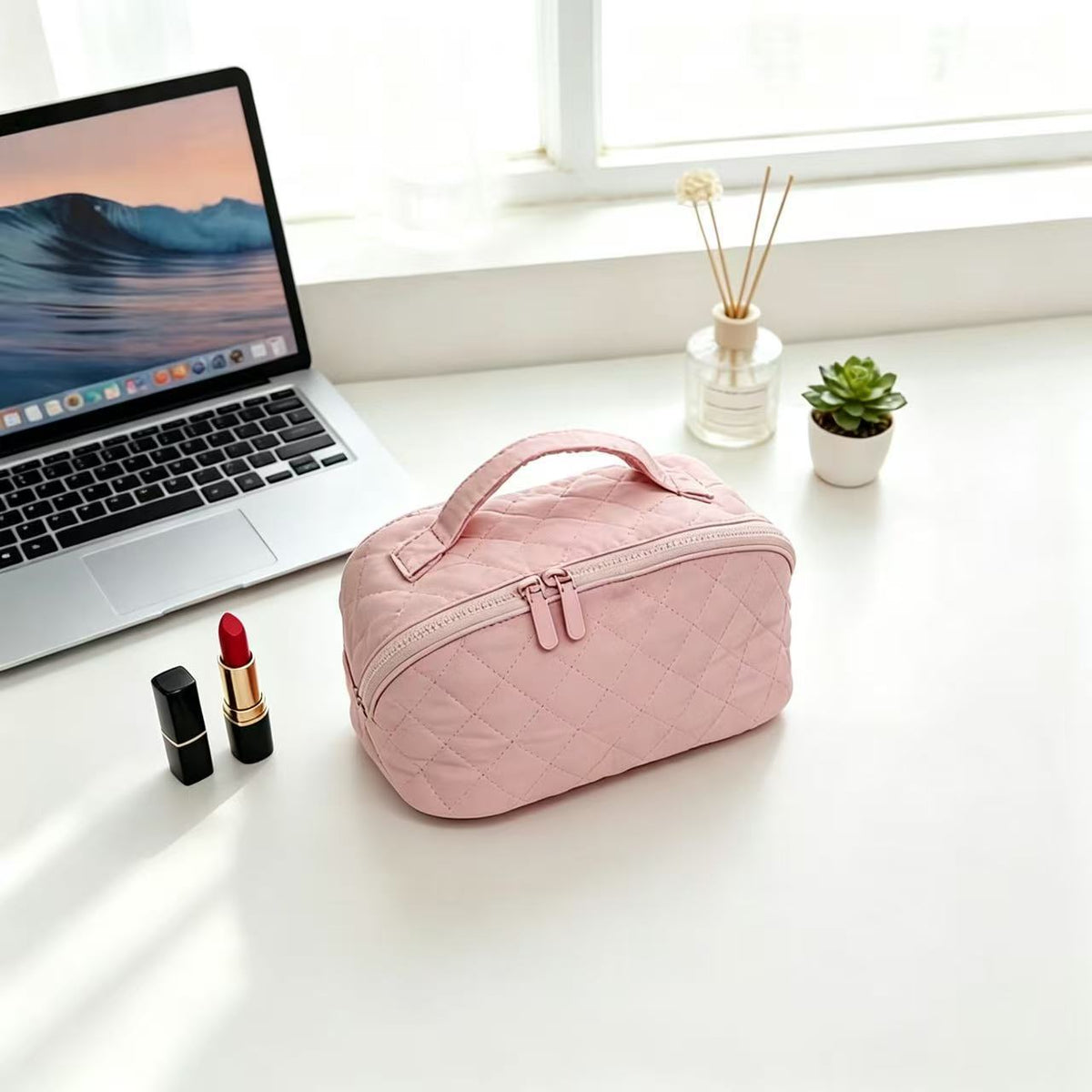 Polyester Large Capacity Portable Fan-shaped Storage Makeup Bag
