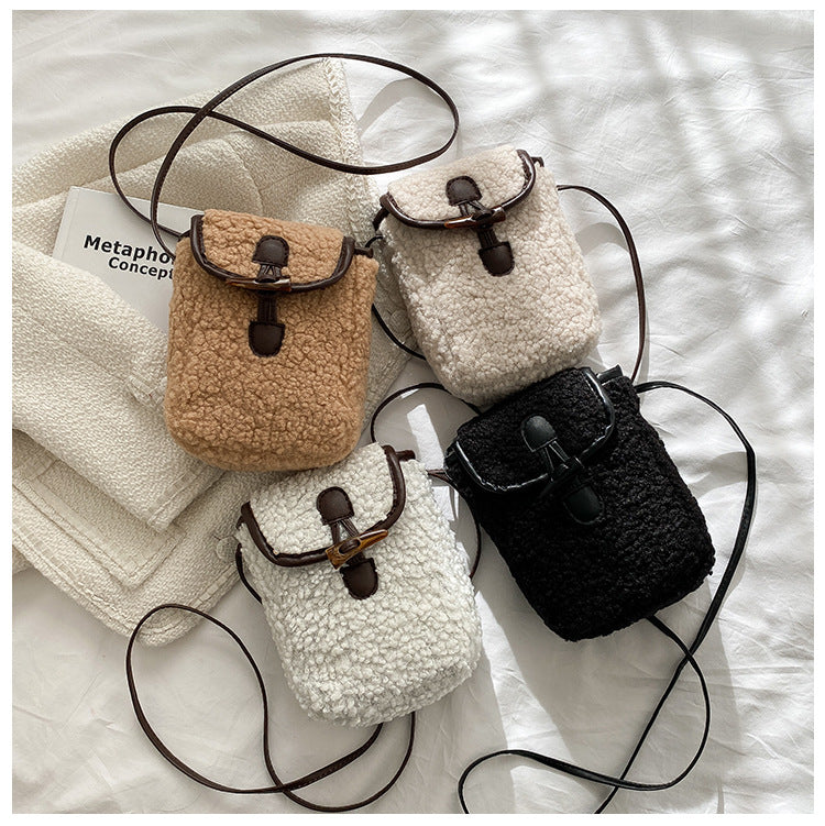 Women's Solid Color Fur Contrast Minimalist Retro Women's Shoulder Bag
