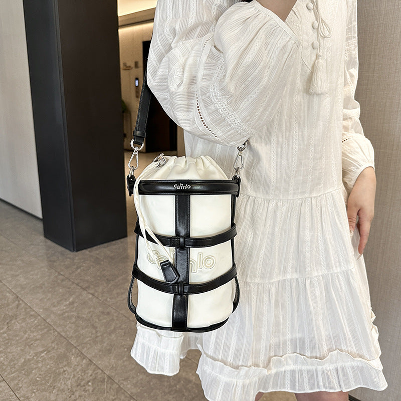 Women's Niche Design Drawstring Versatile Large Capacity Women's Shoulder Bag