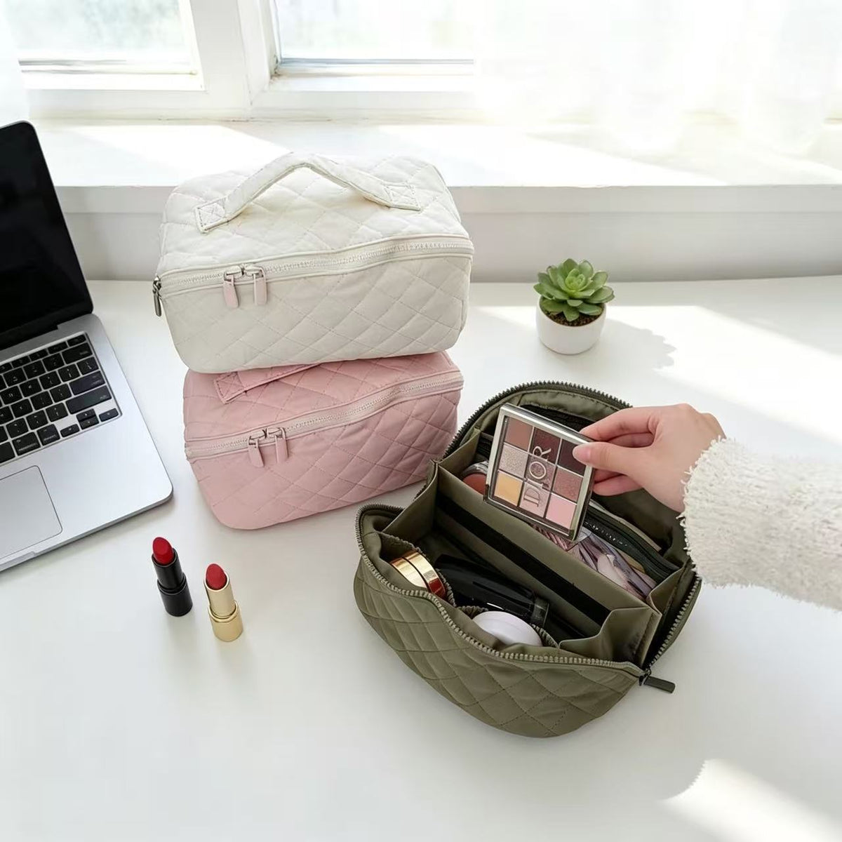 Polyester Large Capacity Portable Fan-shaped Storage Makeup Bag