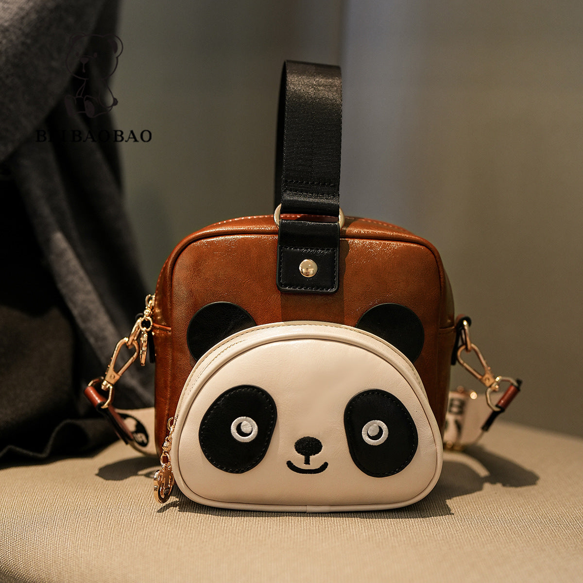 Classic Women's Source Simple Niche Retro Women's Messenger Bag