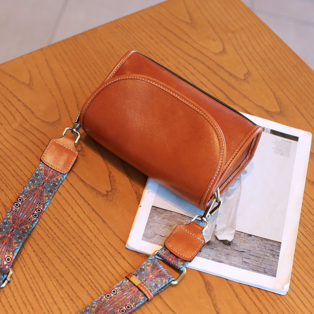 Women's Genuine Leather High-grade Retro First Layer Cowhide Design Commuting Fashion Women's Messenger Bag