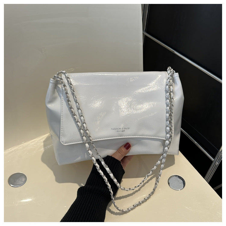 Women's Color Large Capacity Western Style Trendy Underarm Commuter Chain Bags