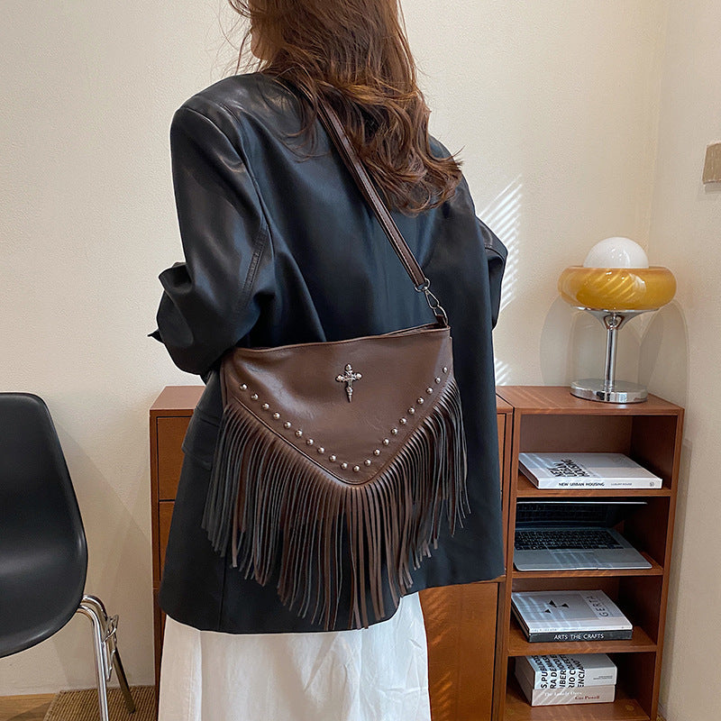 Women's Style Fashion Tassel Personality Rivets Large Capacity Bags