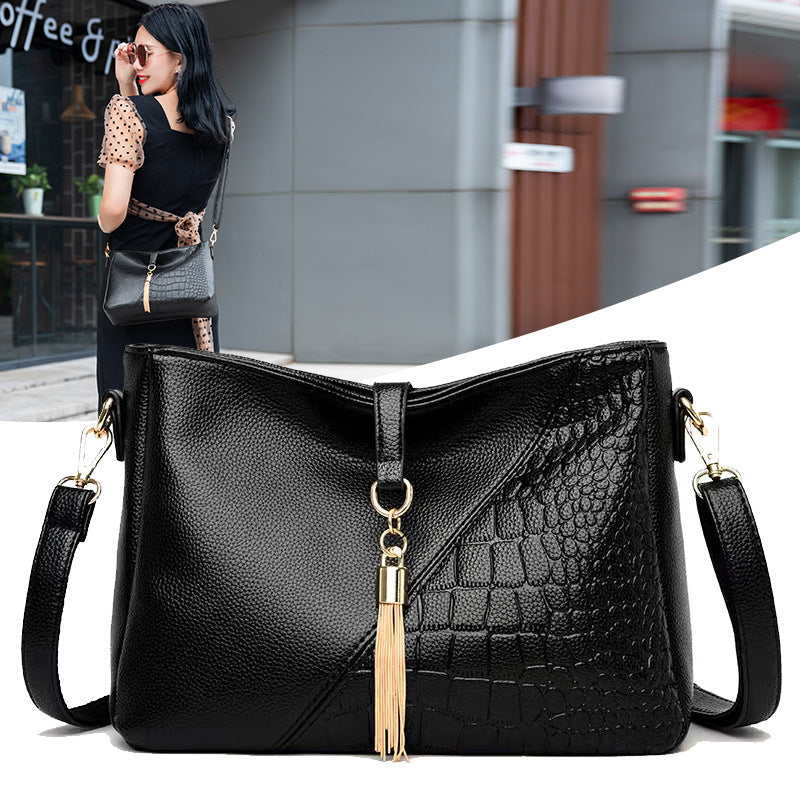 Women's Soft Leather Mother Simple Fashion Tassel Women's Shoulder Bag