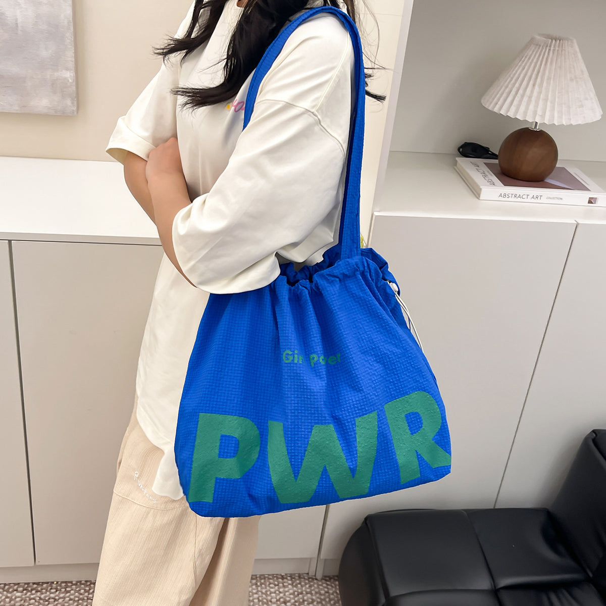 Women's Large Capacity Drawstring Letter Printed Retro Women's Shoulder Bag