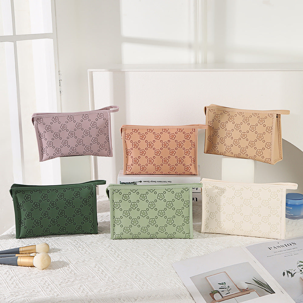 Women's Large Capacity Retro Embossing Storage Portable Outing Makeup Bag