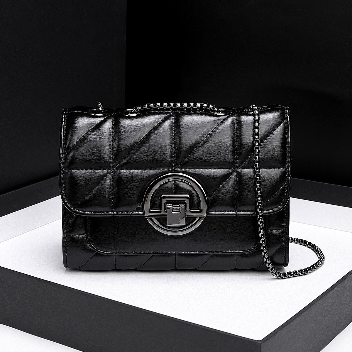 Women's Spring Stylish Good Texture Chain Rhombus Bags