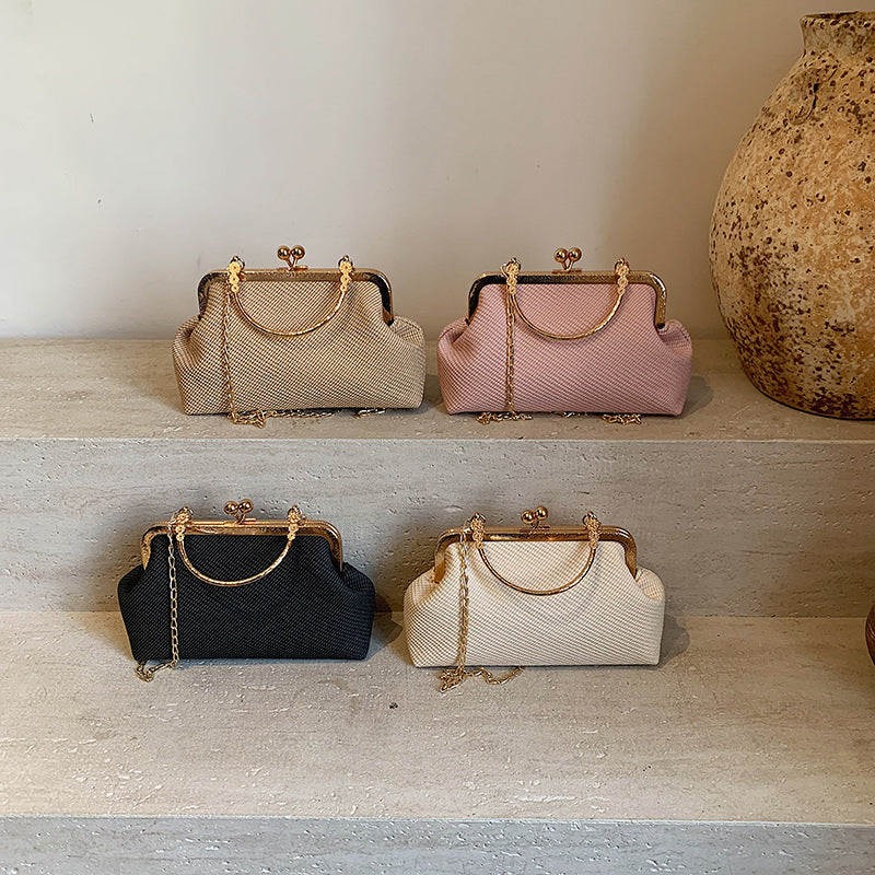 Women's Button Shell-shaped Woven Pattern Fashion Chain Bags