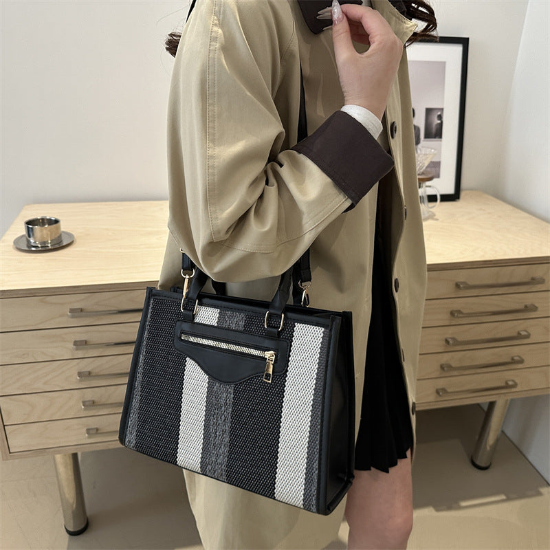 Trendy Contrast Color Large Capacity Female One Commuter Bags