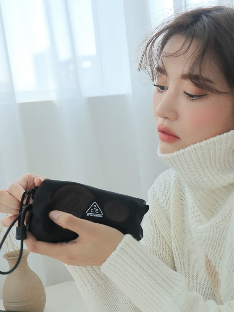 Elegant Counter Black High-grade Mesh Portable Cosmetic Bags