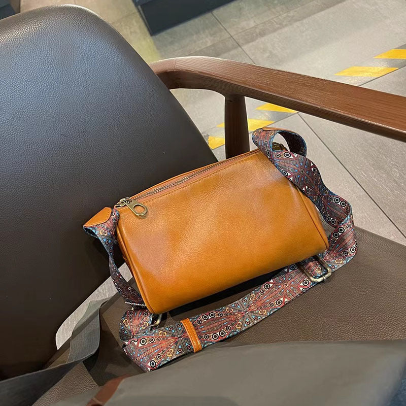 Women's Cowhide Leather Pillow Fashion Retro Wide Strap Women's Shoulder Bag