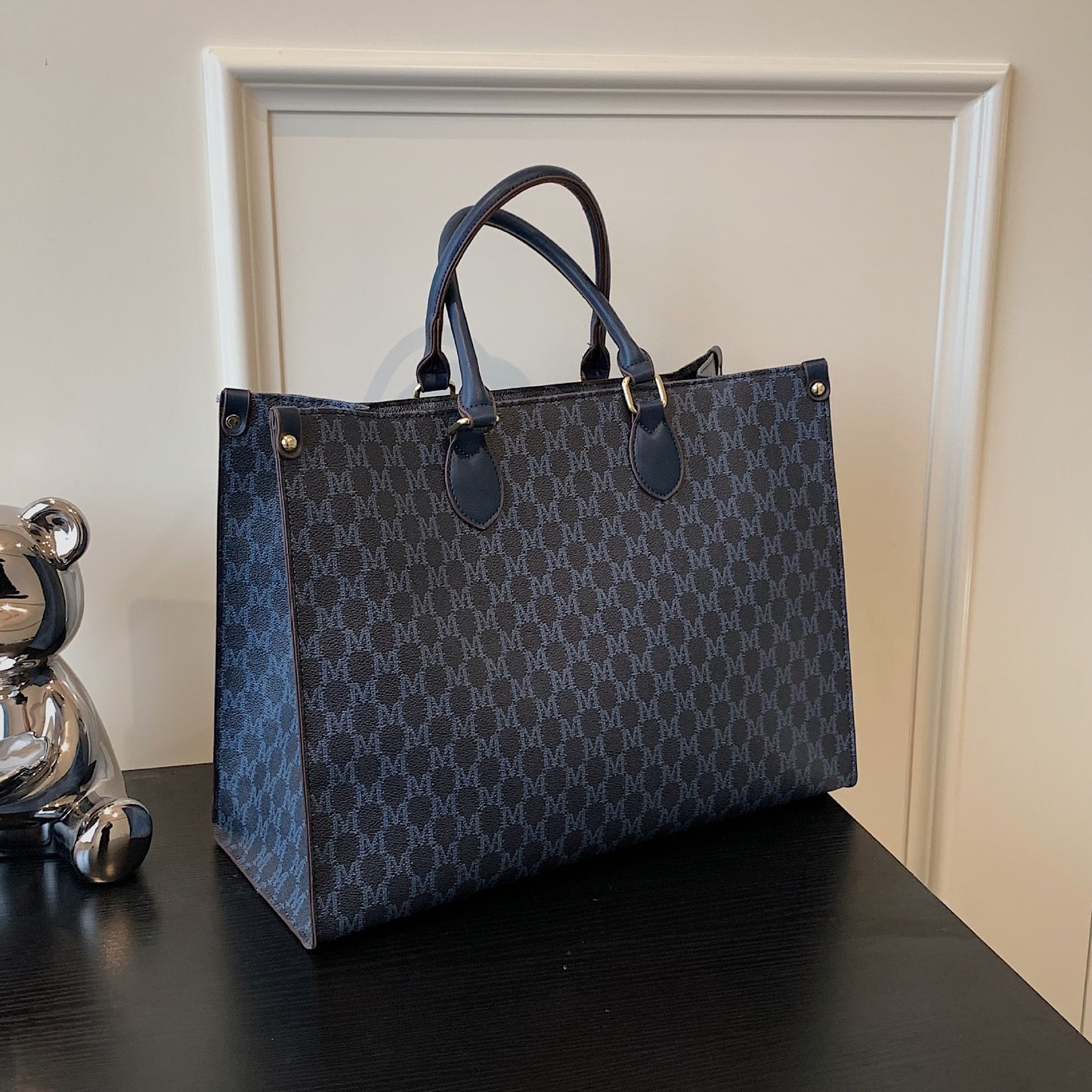 Women's Fashionable Elegant Large Capacity Single Commuter Handbags