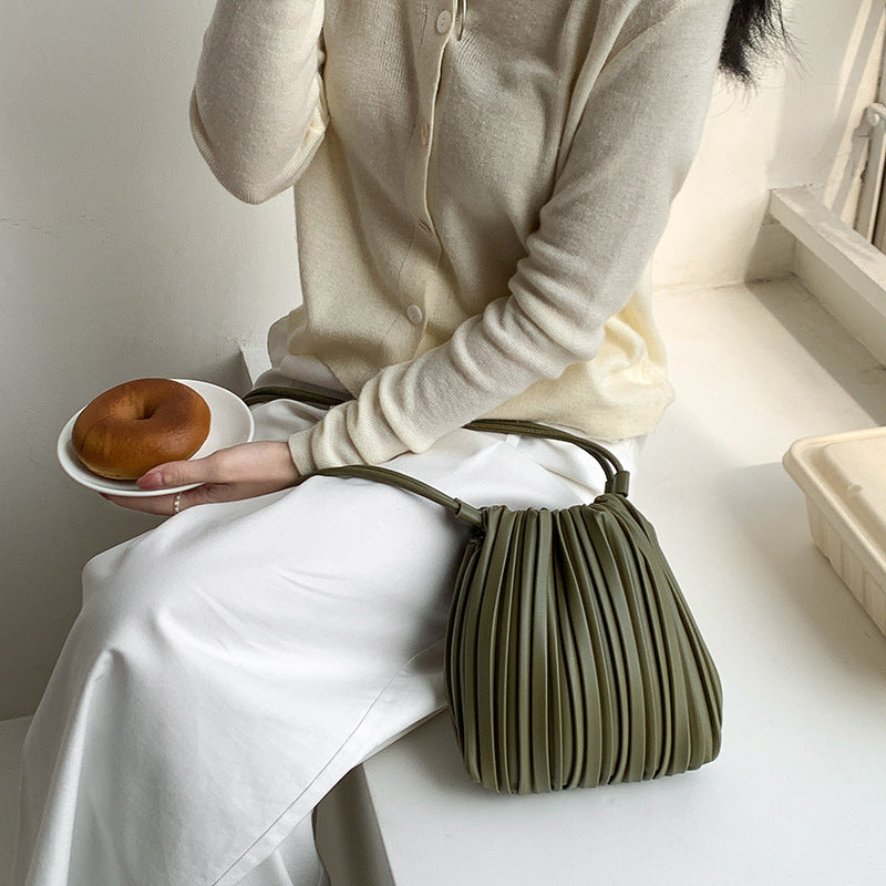 Women's Pleated Korean Niche Design Mobile Magnetic Women's Messenger Bag
