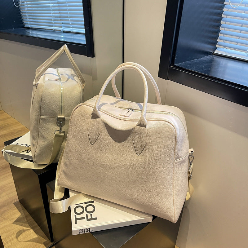 Large Capacity Lightweight Western Fashionable Stylish Solid Travel Bags