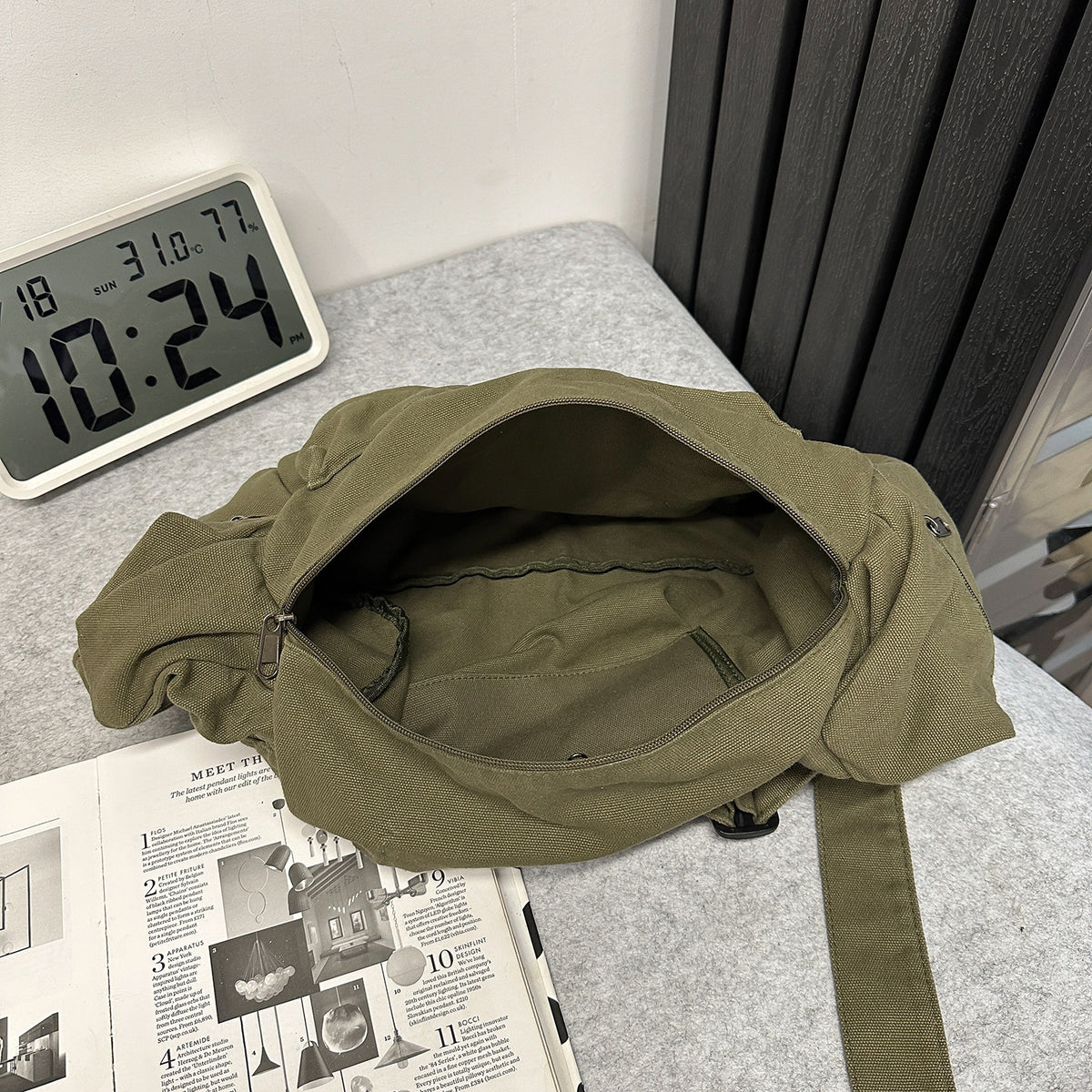 Simple Leisure Washed-out Canvas Practical Commuter Women's Messenger Bag