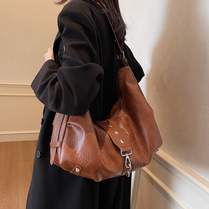 Locomotive Style Versatile Studded Large Capacity Idle Commuting High Women's Messenger Bag