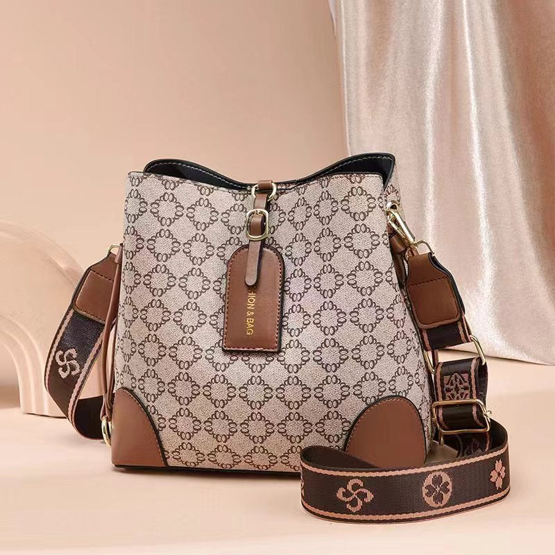 Women's Exquisite Retro Elegant Plaid Large Shoulder Bags